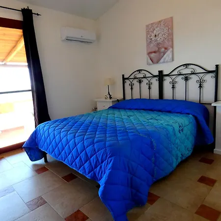 Comino Alto E * シニスコーラ