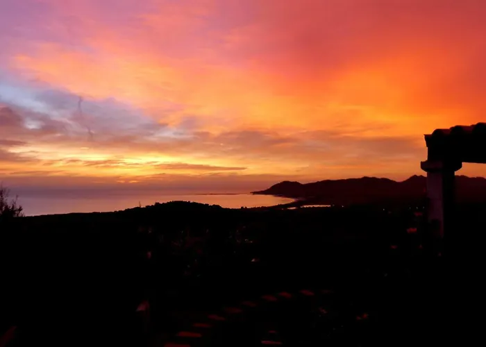 Comino Alto E Hétvégi ház Siniscola